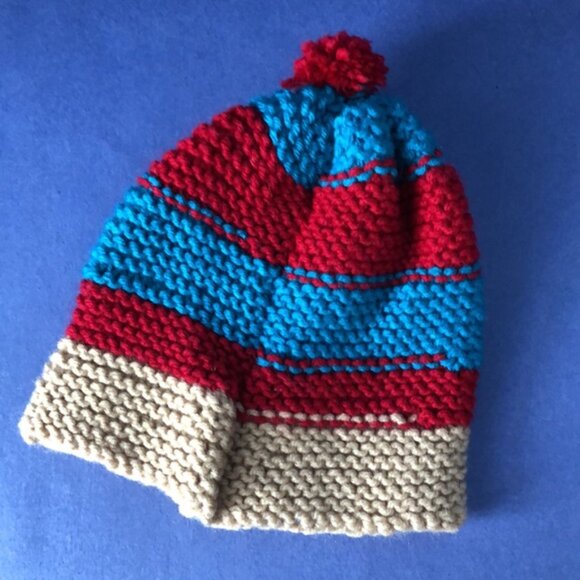 NWOT Vintage Hand-Knitted Made-in-Canada Blue & Cream Beanie with Pom Pom - Picture 2 of 3